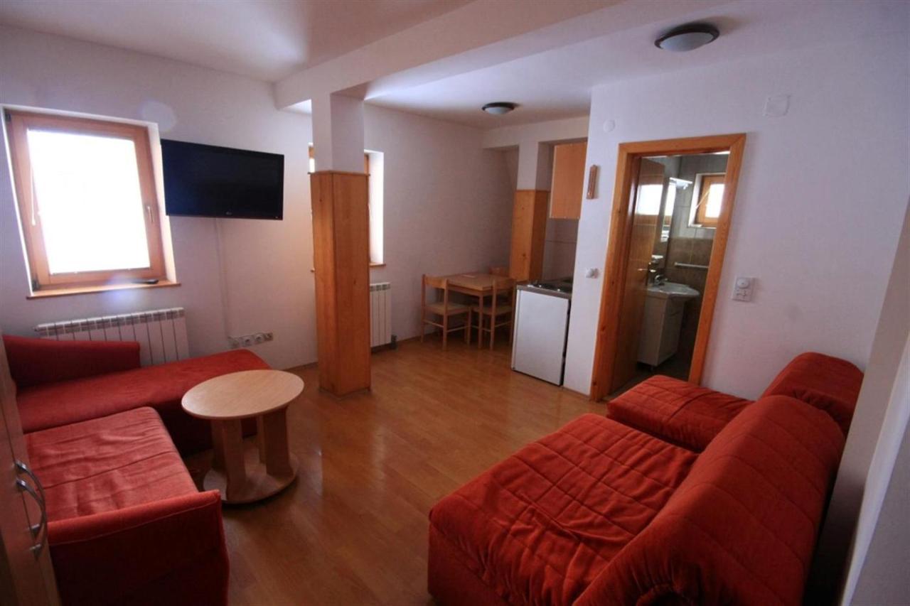 Apartments Prijatelji Яхорина Экстерьер фото